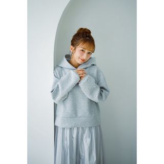 しまむら✖️アンジュシャルム　辻ちゃんコラボ　チュールメタリックスカート