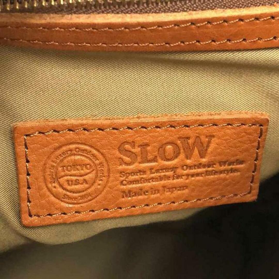 SLOW＆CO(スロウ)のSLOW / スロウ | BONO レザー フラップ バックパック | キャメル | メンズ メンズのバッグ(バッグパック/リュック)の商品写真