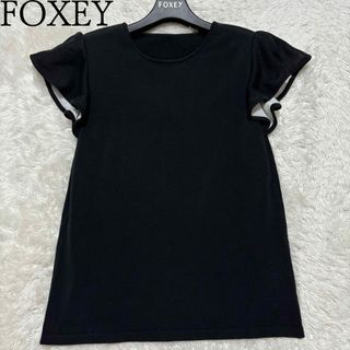 フォクシー(FOXEY)のFOXEY フォクシー　フリル袖ニット　クルーネック　カットソー　パフスリーブ(ニット/セーター)