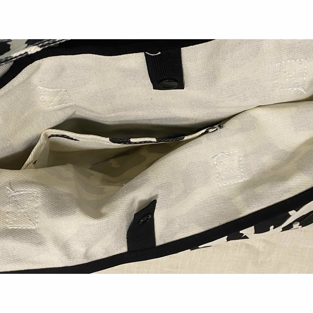 トートバッグ　マザーズバック　キャンパスバック　鞄　レオパード　ヒョウ柄　大容量 レディースのバッグ(トートバッグ)の商品写真
