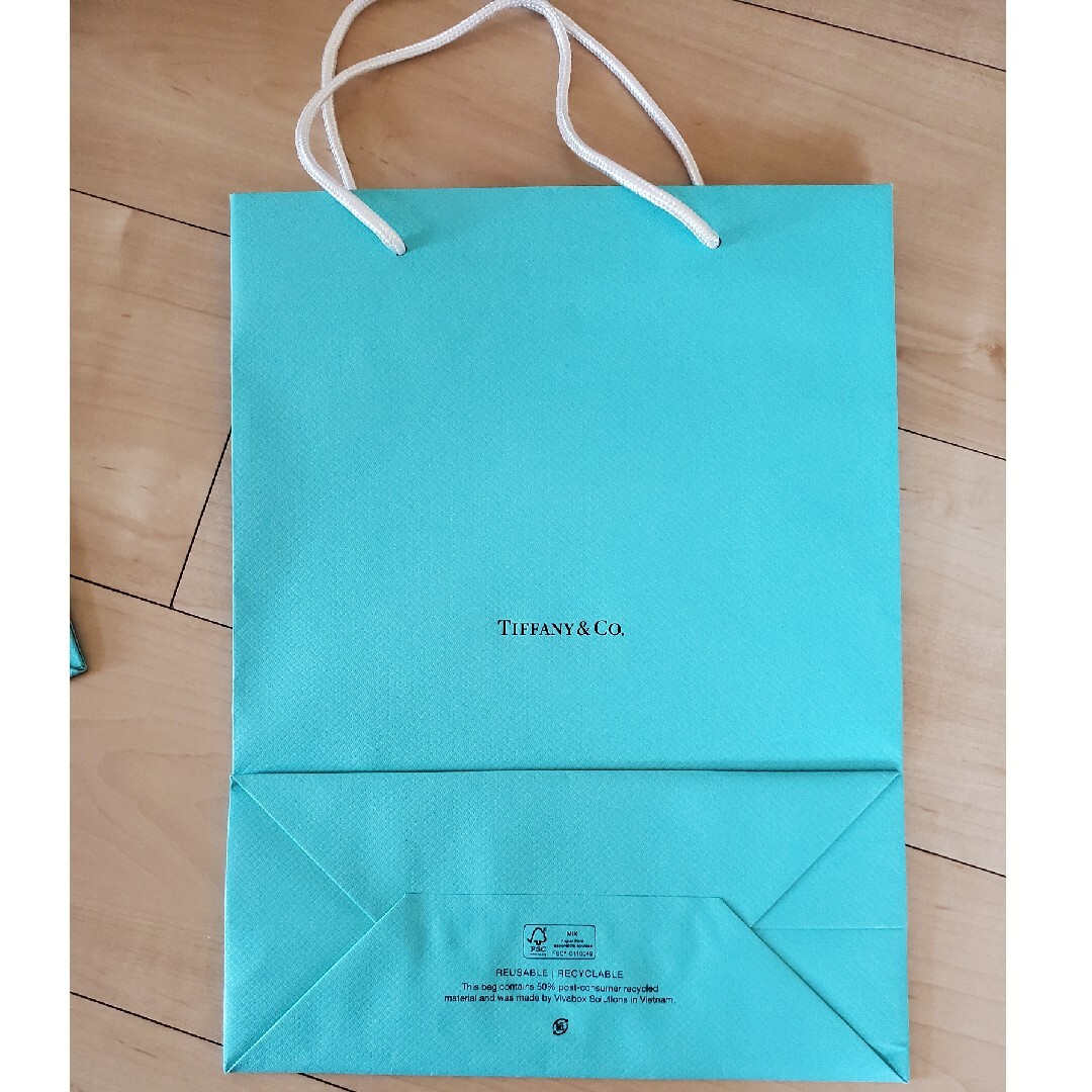 Tiffany & Co.(ティファニー)のTiffany　ショップ袋　紙袋　ショッパー レディースのバッグ(ショップ袋)の商品写真