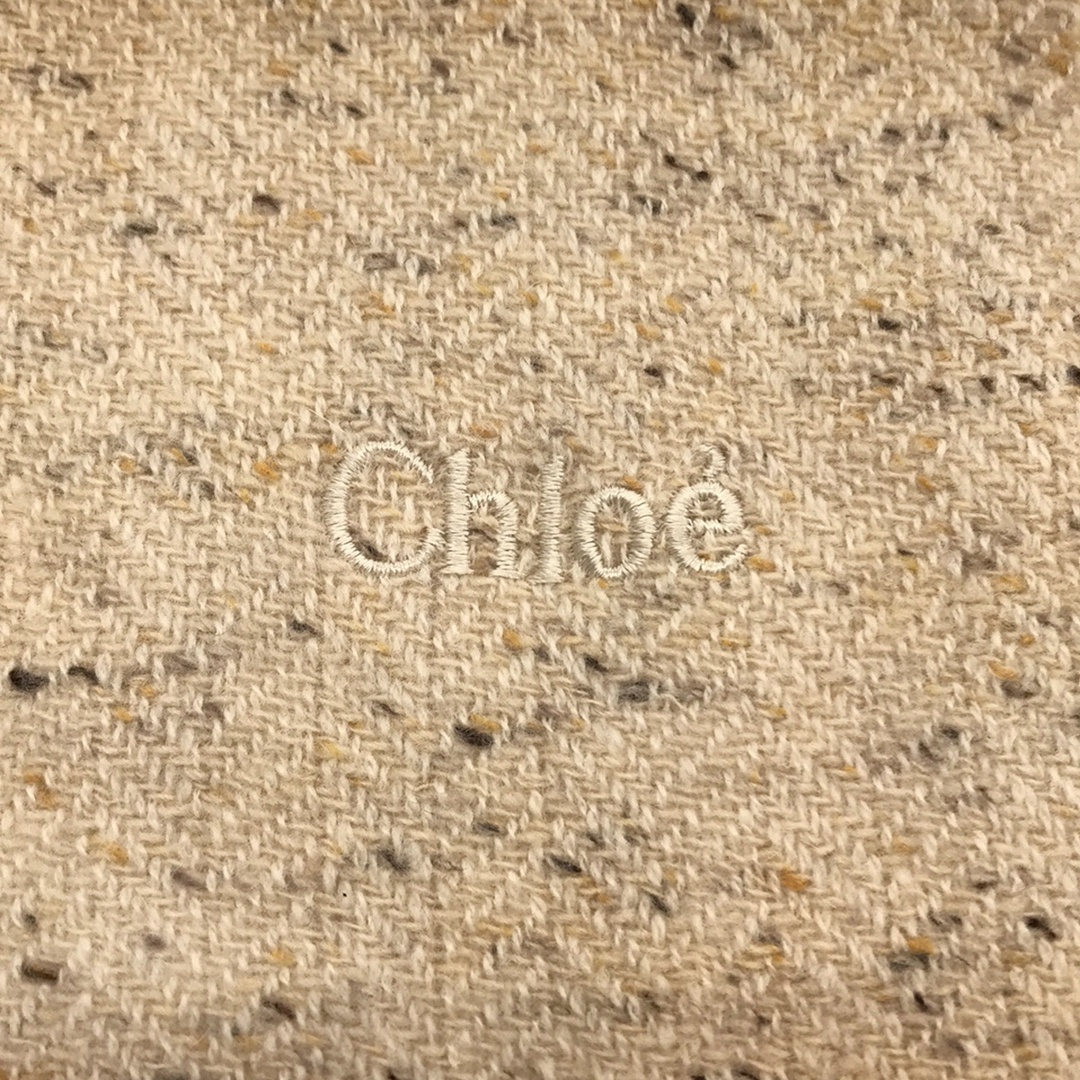 Chloe(クロエ)のChloe クロエ ロゴ刺繍フリンジマフラー  アイボリー系 レディースのファッション小物(マフラー/ショール)の商品写真