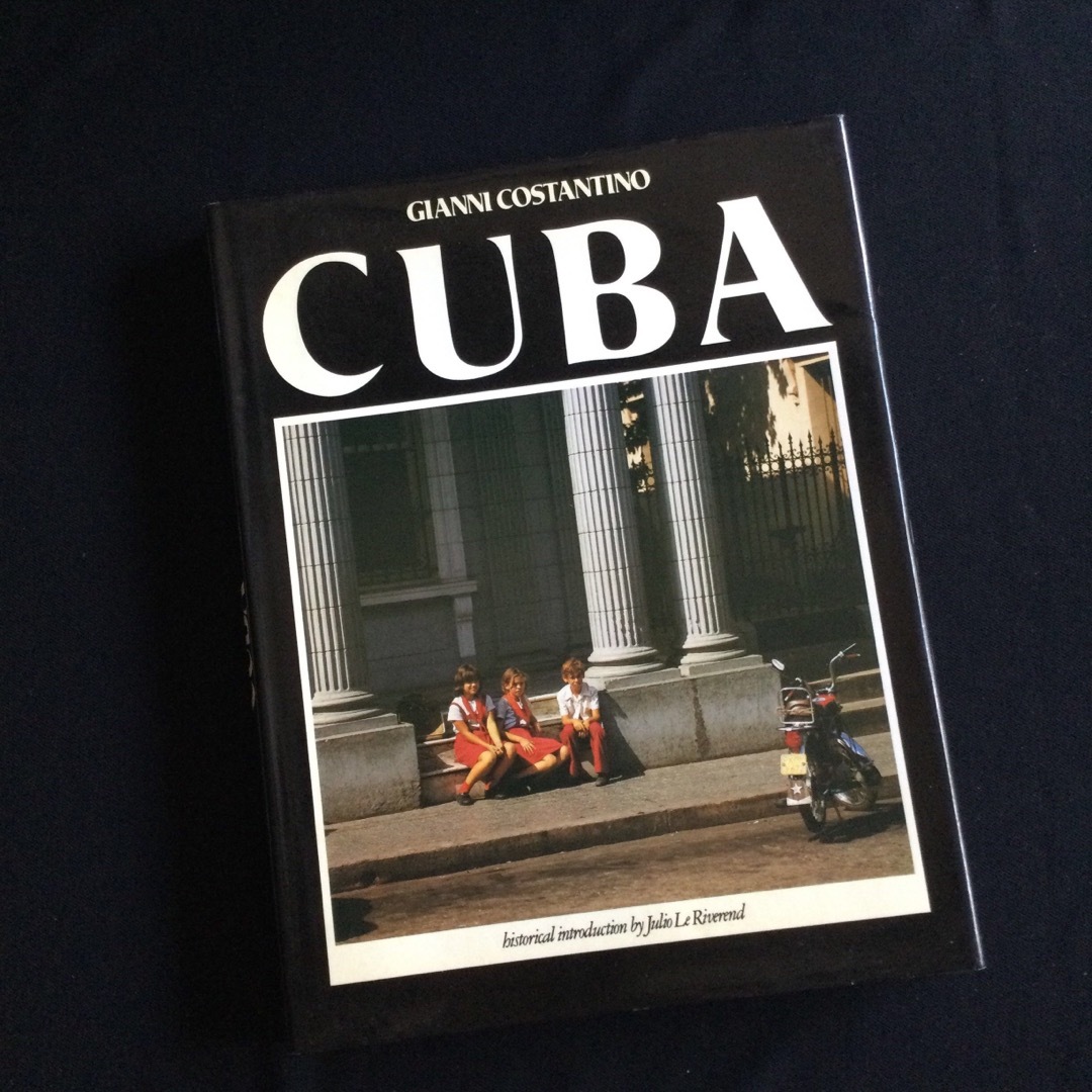 キューバ　洋書　写真集　英語　Cuba トラベル　建築　デザイン　文化　旅行 エンタメ/ホビーの本(洋書)の商品写真