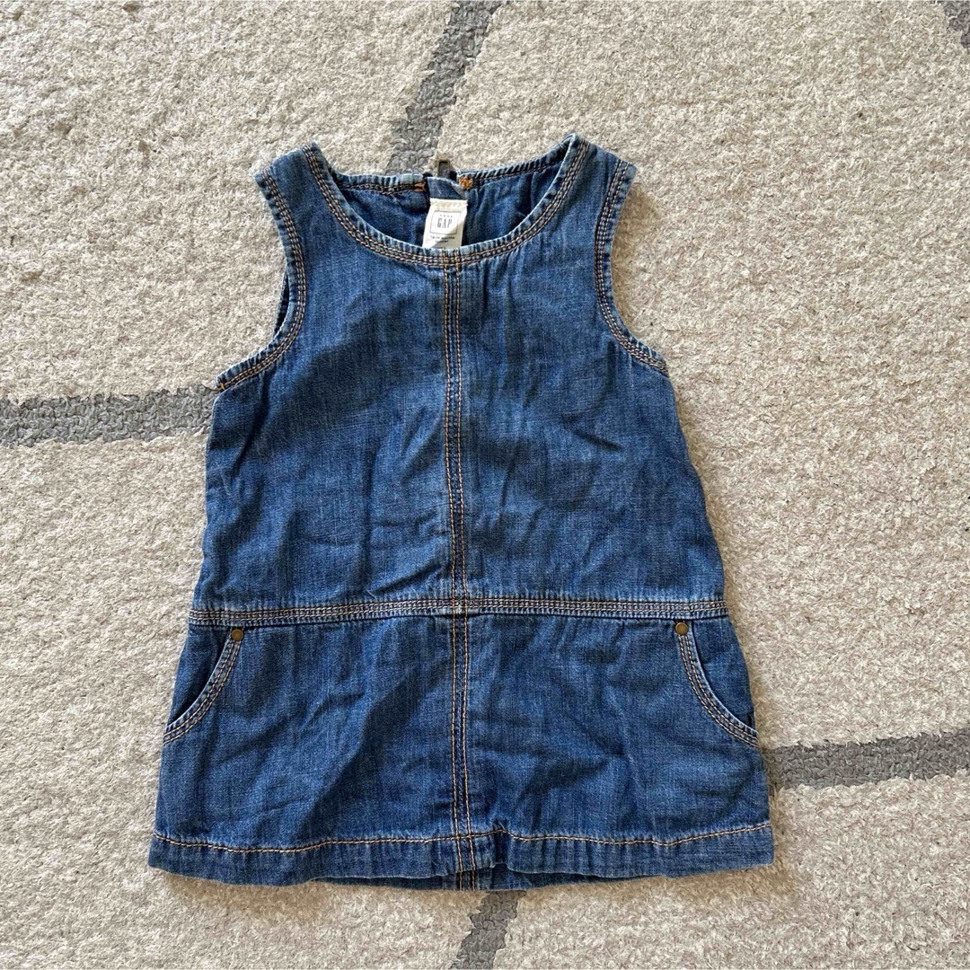 GAP Kids(ギャップキッズ)のbabygap デニムワンピース キッズ/ベビー/マタニティのベビー服(~85cm)(ワンピース)の商品写真