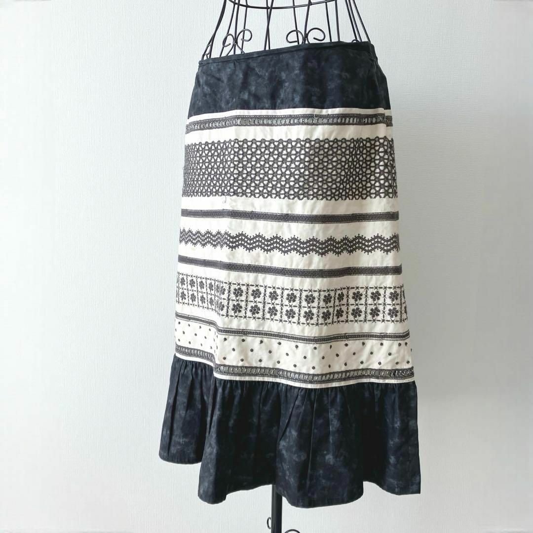 Aramis(アラミス)のアラミス　ARAMIS　スカート　40　総柄　刺繍　日本製　春コーデ　個性的 レディースのスカート(その他)の商品写真
