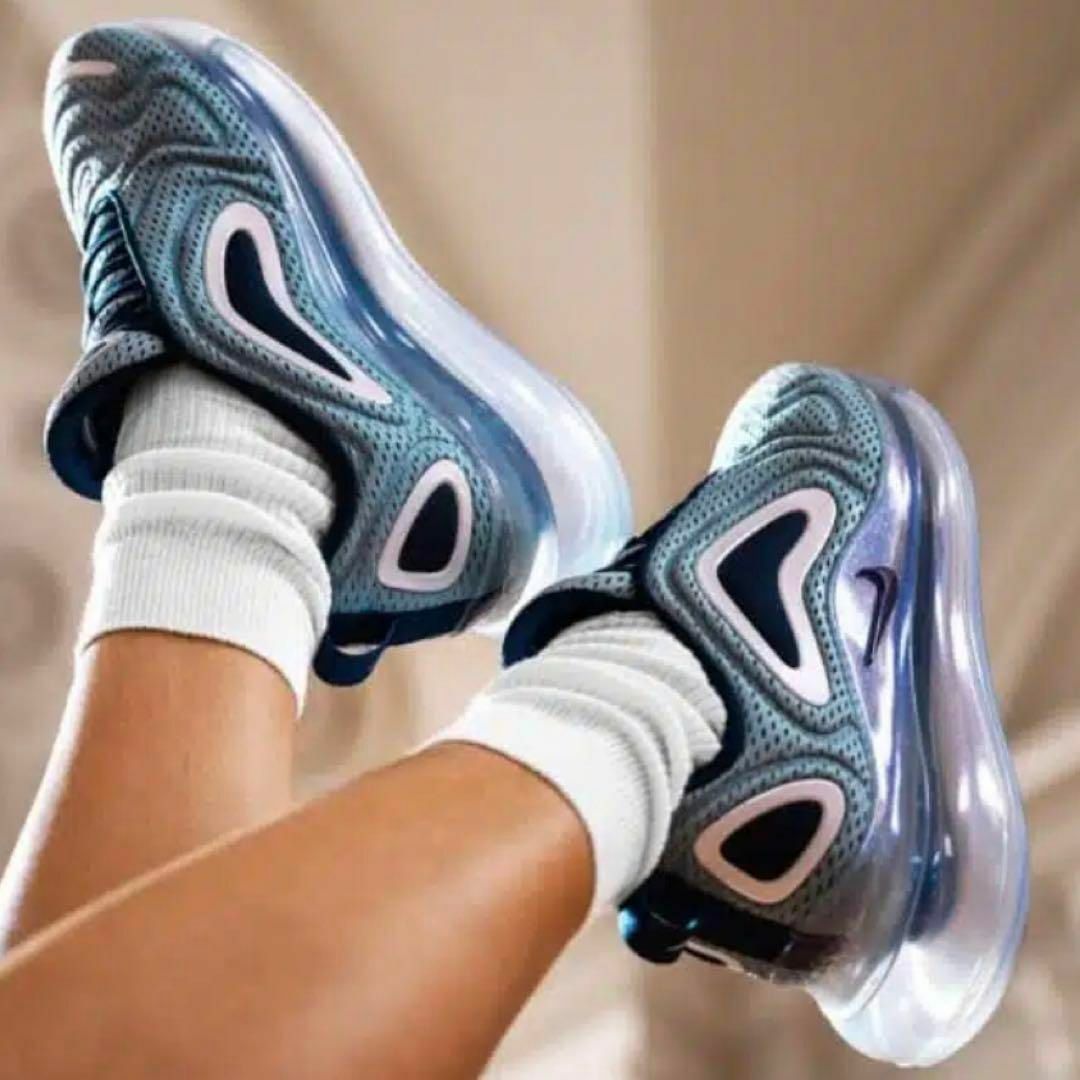 NIKE(ナイキ)のNIKE WMNS Air Max 720Northern Lightsday メンズの靴/シューズ(スニーカー)の商品写真