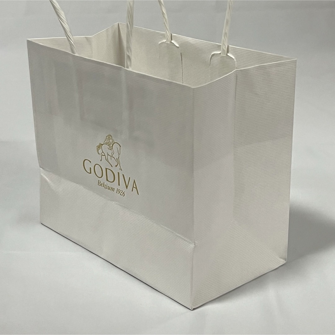 GODIVA(ゴディバ)の【送料無料！匿名配送！】GODIVA★ゴディバ★紙袋★ショップ袋 レディースのバッグ(ショップ袋)の商品写真