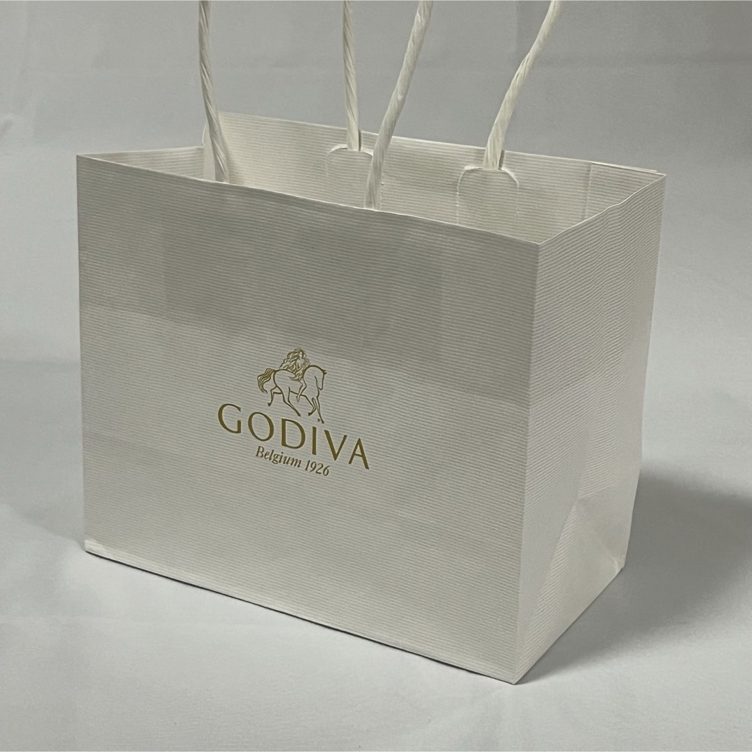 GODIVA(ゴディバ)の【送料無料！匿名配送！】GODIVA★ゴディバ★紙袋★ショップ袋 レディースのバッグ(ショップ袋)の商品写真