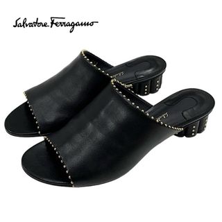 フェラガモ(Ferragamo)のフェラガモ FERRAGAMO サンダル 靴 シューズ レザー ブラック 黒 ゴールド ミュール スタッズ(サンダル)