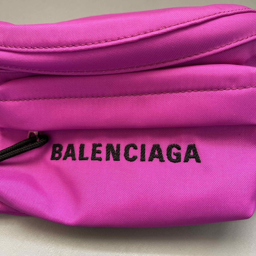 BALENCIAGA BAG(バレンシアガバッグ)の新品　BALENCIAGA BODY bag レディースのバッグ(ボディバッグ/ウエストポーチ)の商品写真