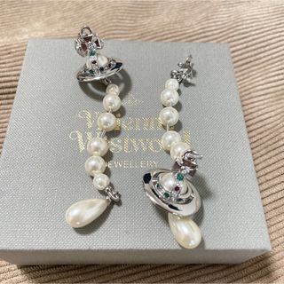 ヴィヴィアンウエストウッド(Vivienne Westwood)のヴィヴィアン ブロークン パール ピアス(ピアス)