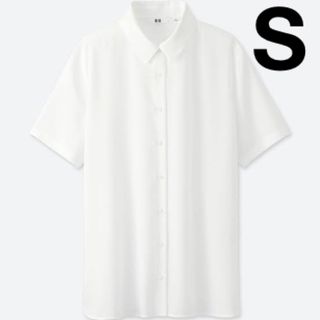 ユニクロ(UNIQLO)の【試着のみ】 ユニクロ レーヨンエアリーブラウス S ホワイト　白　ボタンダウン(シャツ/ブラウス(半袖/袖なし))