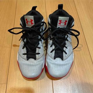 UNDER ARMOUR - アンダーアーマー　バスケットシューズ　23センチ  グレー