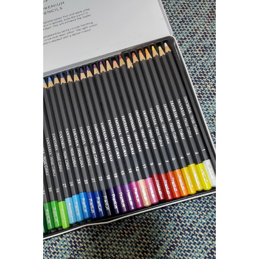 色鉛筆Artist  PQEMIUM COLOUR PENCILS  36 エンタメ/ホビーのアート用品(色鉛筆)の商品写真