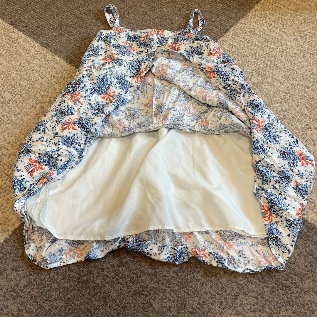 UNIQLO(ユニクロ)のワンピース　花柄　130cm キッズ/ベビー/マタニティのキッズ服女の子用(90cm~)(ワンピース)の商品写真