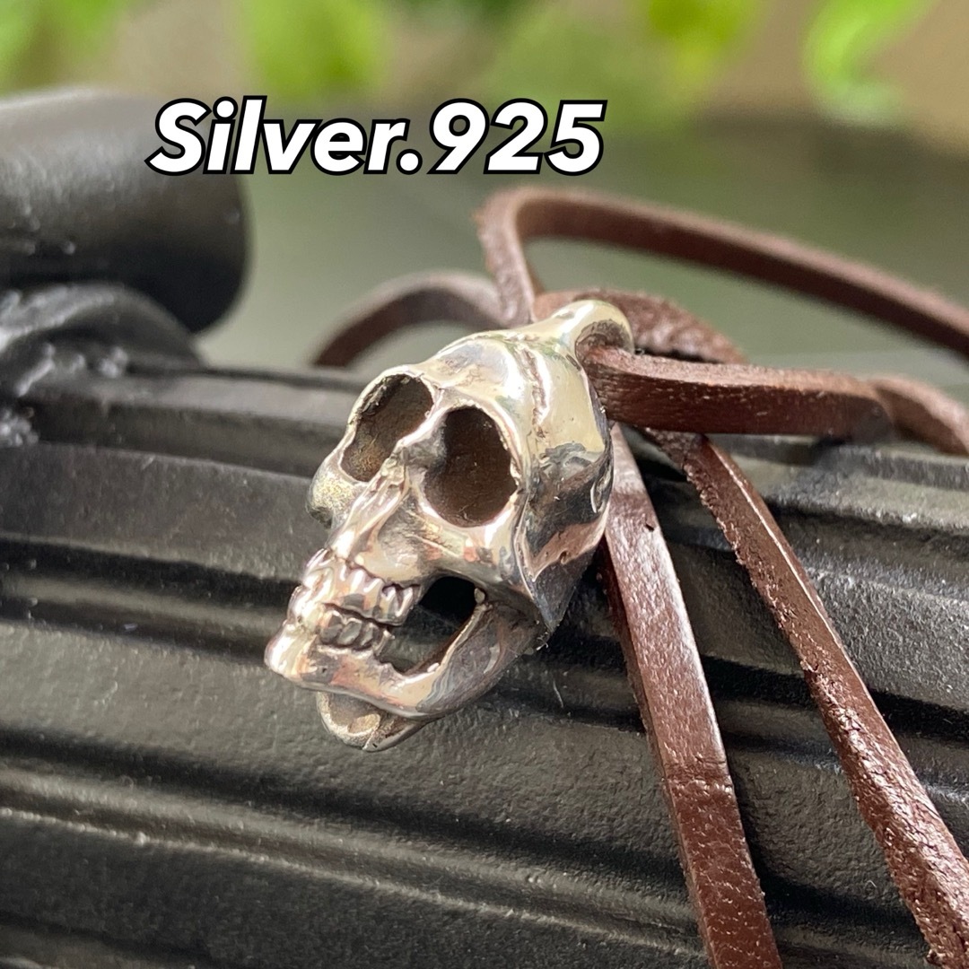 シルバー スカル ネックレストップ 革紐 ドクロチョーカー Silver 925 メンズのアクセサリー(ネックレス)の商品写真