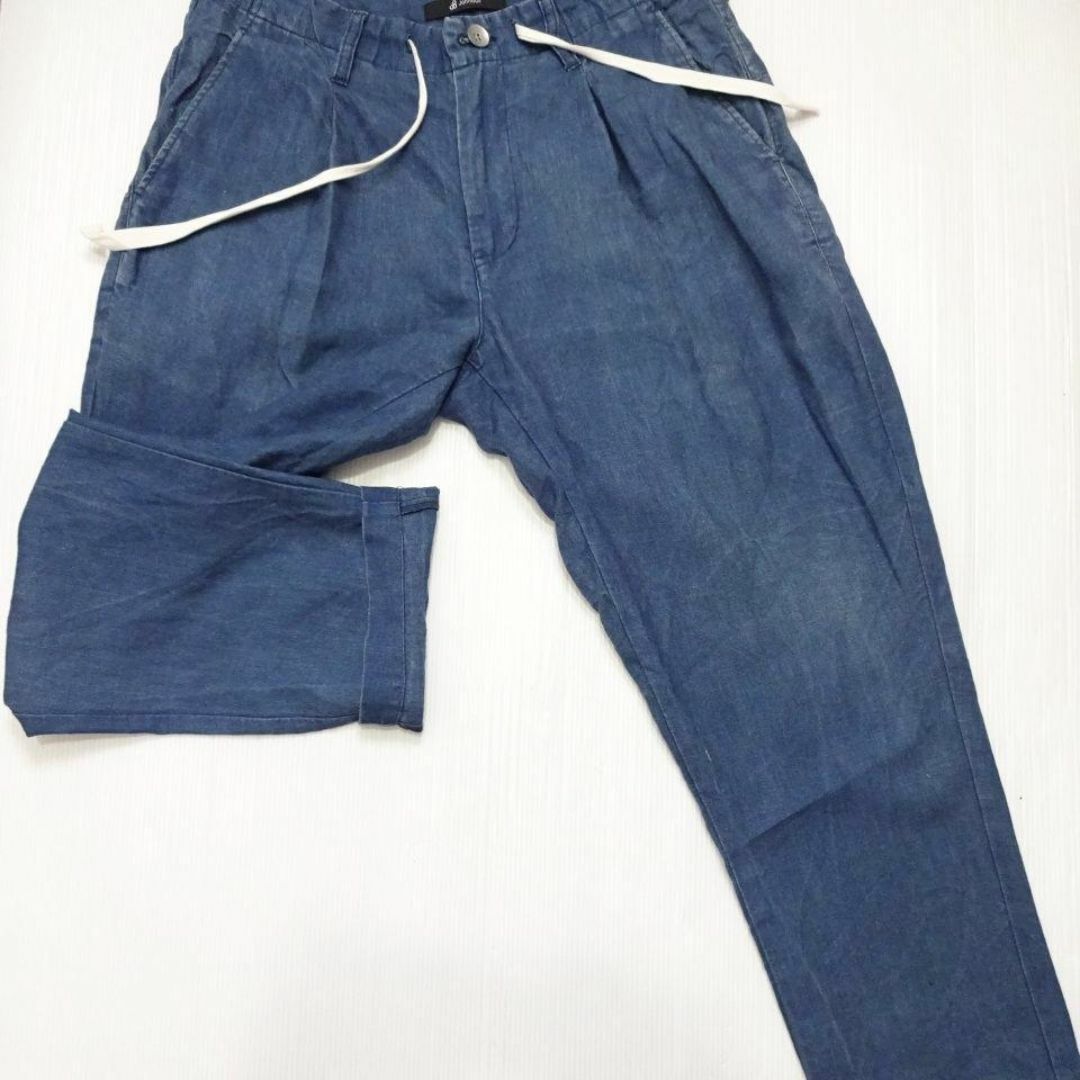 JOHNBULL(ジョンブル)のジョンブル　タックリネンテーパードデニムパンツ　W80cm　ライトオンス　藍青 メンズのパンツ(デニム/ジーンズ)の商品写真