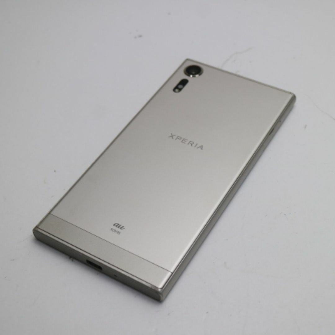 Xperia(エクスペリア)の超美品 au SOV35 Xperia XZs シルバー 白ロム M444 スマホ/家電/カメラのスマートフォン/携帯電話(スマートフォン本体)の商品写真