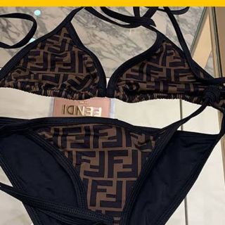 FENDI 水着👙