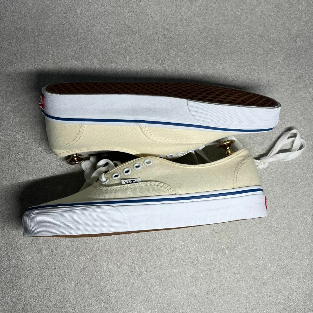 VANS(ヴァンズ)のバンズ オーセンティック スニーカー 26㎝ キャンバス アイボリー ♫ メンズの靴/シューズ(スニーカー)の商品写真