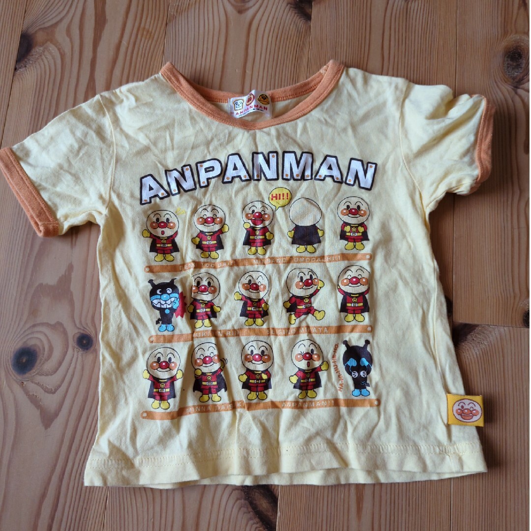 アンパンマンTシャツ キッズ/ベビー/マタニティのキッズ服男の子用(90cm~)(Tシャツ/カットソー)の商品写真