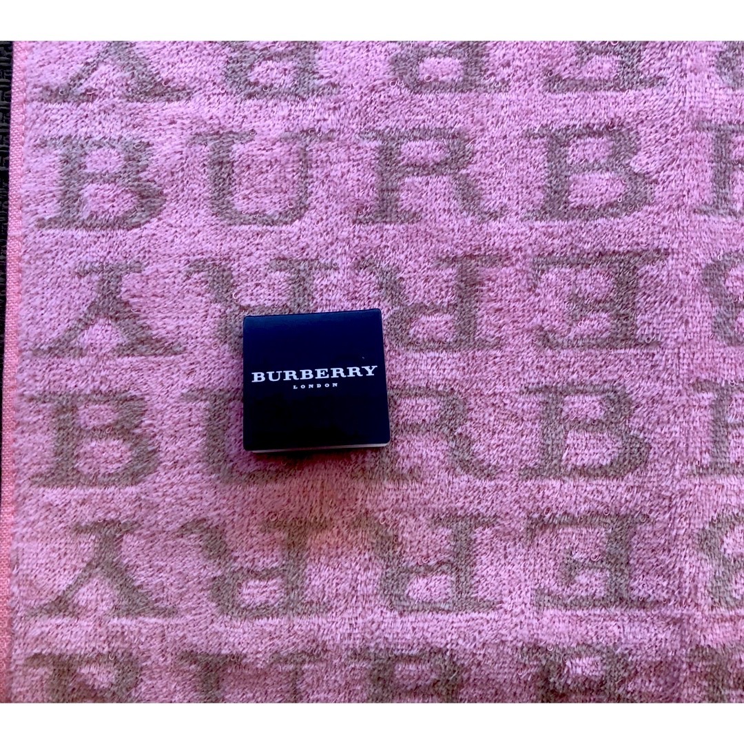 BURBERRY(バーバリー)のタグ付き、未使用‼︎BURBERRY  タオルハンカチ レディースのファッション小物(ハンカチ)の商品写真