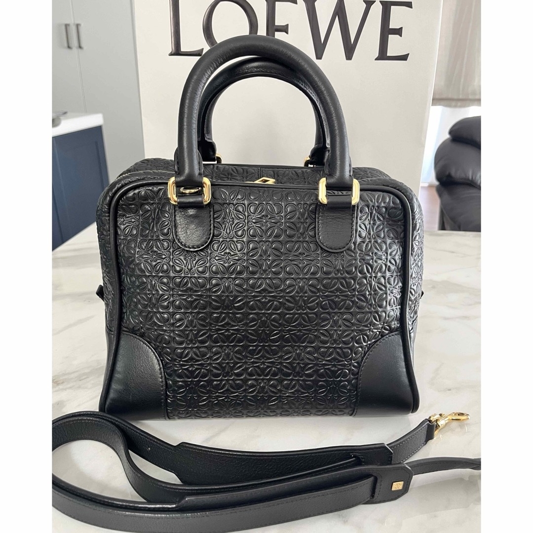 LOEWE(ロエベ)の【極美品】ロエベ  アマソナ 75 リピートアナグラム ブラック レディースのバッグ(ショルダーバッグ)の商品写真