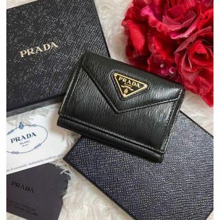 プラダ(PRADA)の【極美品】プラダ 三つ折り財布 ヴィッテロムーヴ ブラック 三角ロゴ(財布)