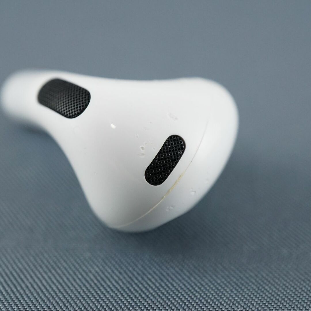 Apple AirPods 第三世代 左イヤホンのみ USED品 L 片耳 左耳 A2564 ワイヤレスイヤホン 耐汗 耐水 MME73J/A 完動品 中古 KR V0200 スマホ/家電/カメラのオーディオ機器(ヘッドフォン/イヤフォン)の商品写真