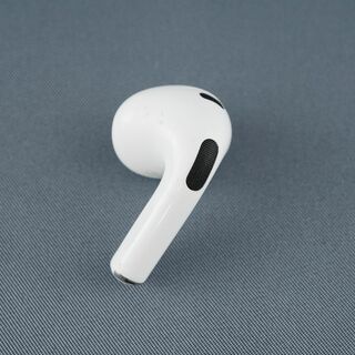 Apple AirPods 第三世代 左イヤホンのみ USED品 L 片耳 左耳 A2564 ワイヤレスイヤホン 耐汗 耐水 MME73J/A 完動品 中古 KR V0200(ヘッドフォン/イヤフォン)