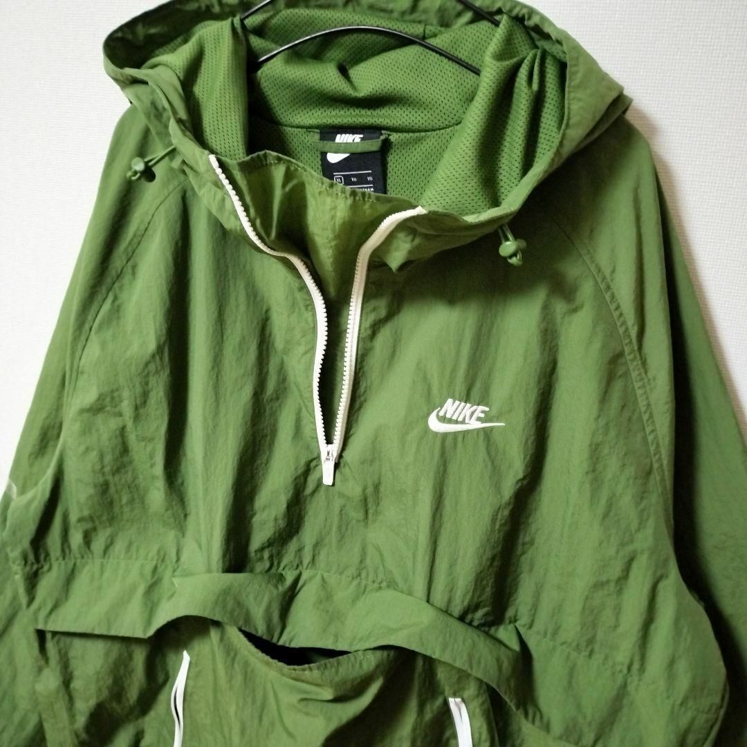 NIKE(ナイキ)のNIKE 緑 ウーブンアノラック ナイキ ナイロンジャケット 男性XL ブルゾン メンズのジャケット/アウター(ナイロンジャケット)の商品写真