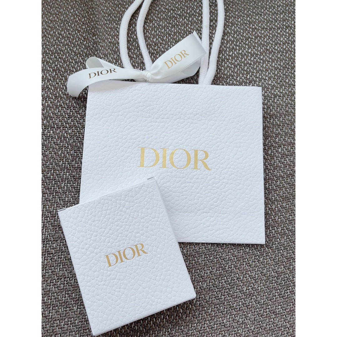 Dior(ディオール)の新品【DIOR】ノベルティ　チャームつきブレスレット エンタメ/ホビーのコレクション(ノベルティグッズ)の商品写真