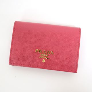 プラダ(PRADA)の【PRADA】プラダ カードケース サフィアーノ ロゴ レザー ピンク×ゴールド金具/kt10281ik(パスケース/IDカードホルダー)