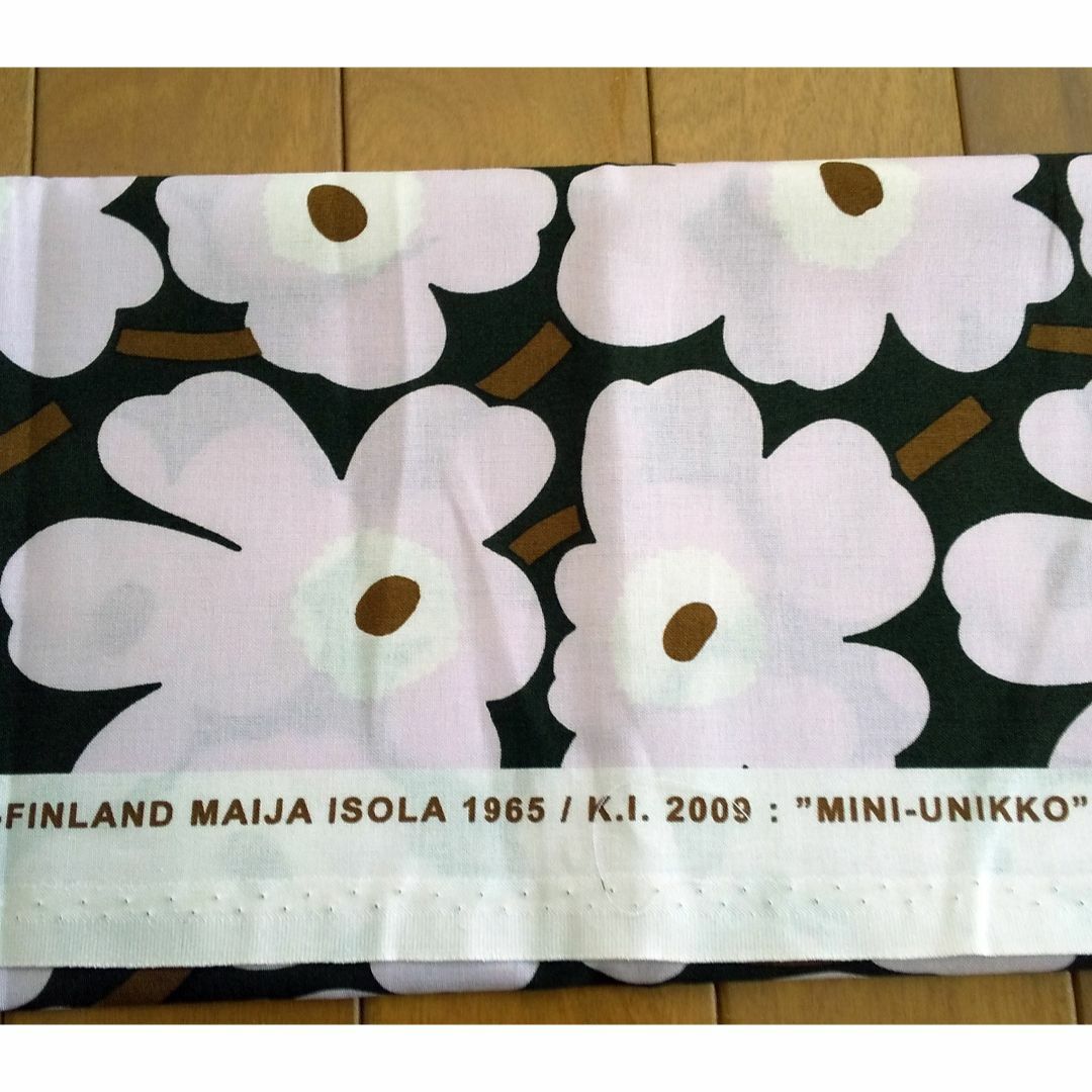 marimekko(マリメッコ)のマリメッコ marimekko 　生地 MINI UNIKKO（ミニ ウニッコ） ハンドメイドの素材/材料(生地/糸)の商品写真