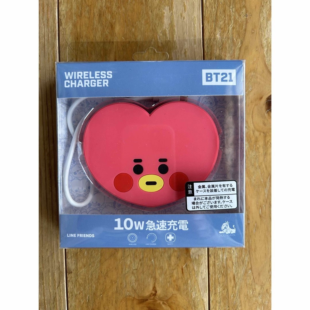 BT21(ビーティーイシビル)のBT21 WIRELESS CHARGER TATA スマホ/家電/カメラのスマートフォン/携帯電話(バッテリー/充電器)の商品写真