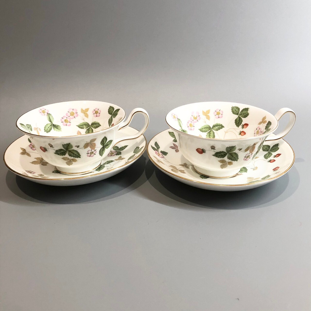 WEDGWOOD(ウェッジウッド)の極美品 ウェッジウッド ワイルドストロベリー カップ&ソーサー インテリア/住まい/日用品のキッチン/食器(食器)の商品写真