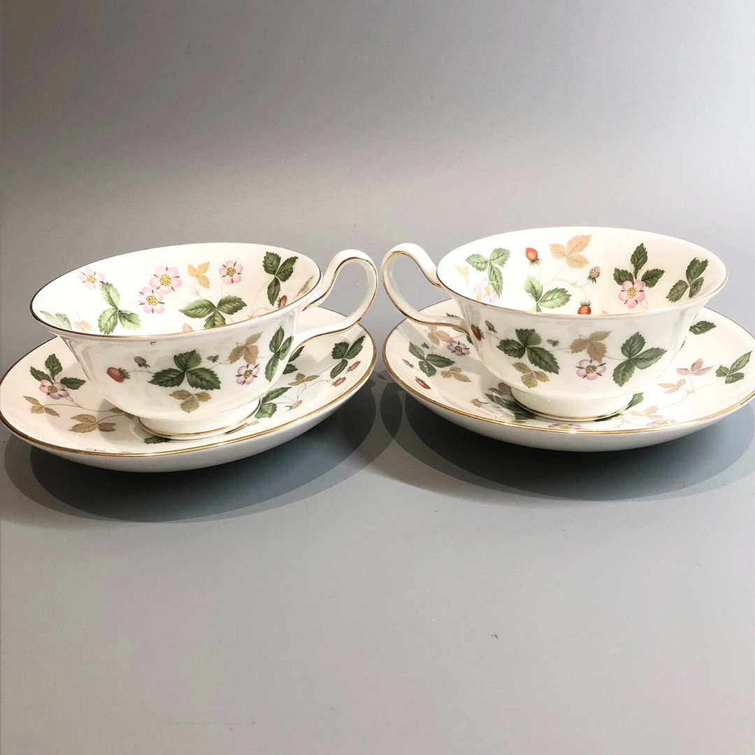 WEDGWOOD(ウェッジウッド)の極美品 ウェッジウッド ワイルドストロベリー カップ&ソーサー インテリア/住まい/日用品のキッチン/食器(食器)の商品写真