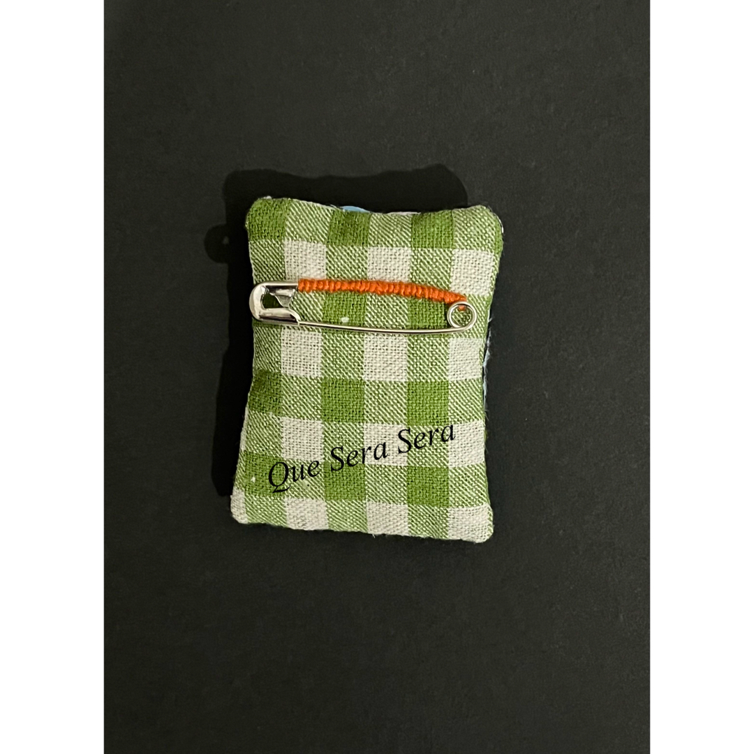 刺繍　ブローチ　柴犬　 ハンドメイドのアクセサリー(コサージュ/ブローチ)の商品写真