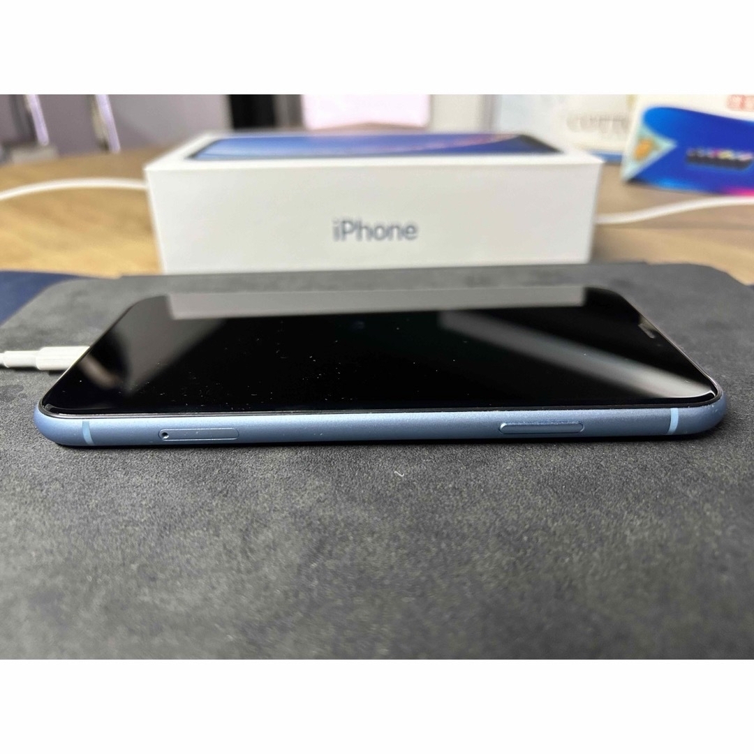 Apple(アップル)のApple iPhoneXR 128GB iPhone本体　付属品未使用 スマホ/家電/カメラのスマートフォン/携帯電話(スマートフォン本体)の商品写真