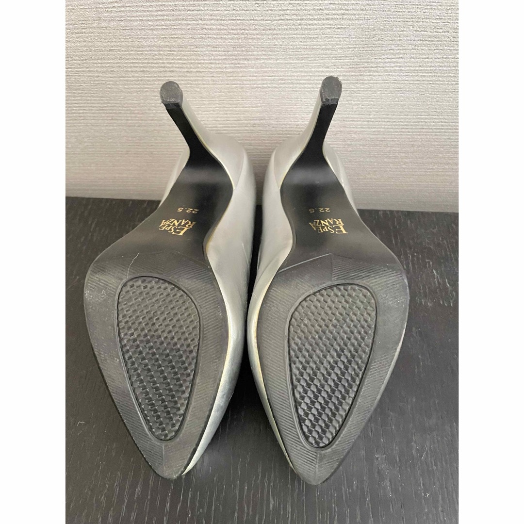 ESPERANZA(エスペランサ)の10cmヒール　エスペランサ　シルバーパンプス　ハイヒール　サイズ22.5cm レディースの靴/シューズ(ハイヒール/パンプス)の商品写真