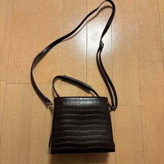 アズールバイマウジー(AZUL by moussy)のAZUL BY MOUSSY★バック／こげちゃ色 ショルダーバッグ(ショルダーバッグ)