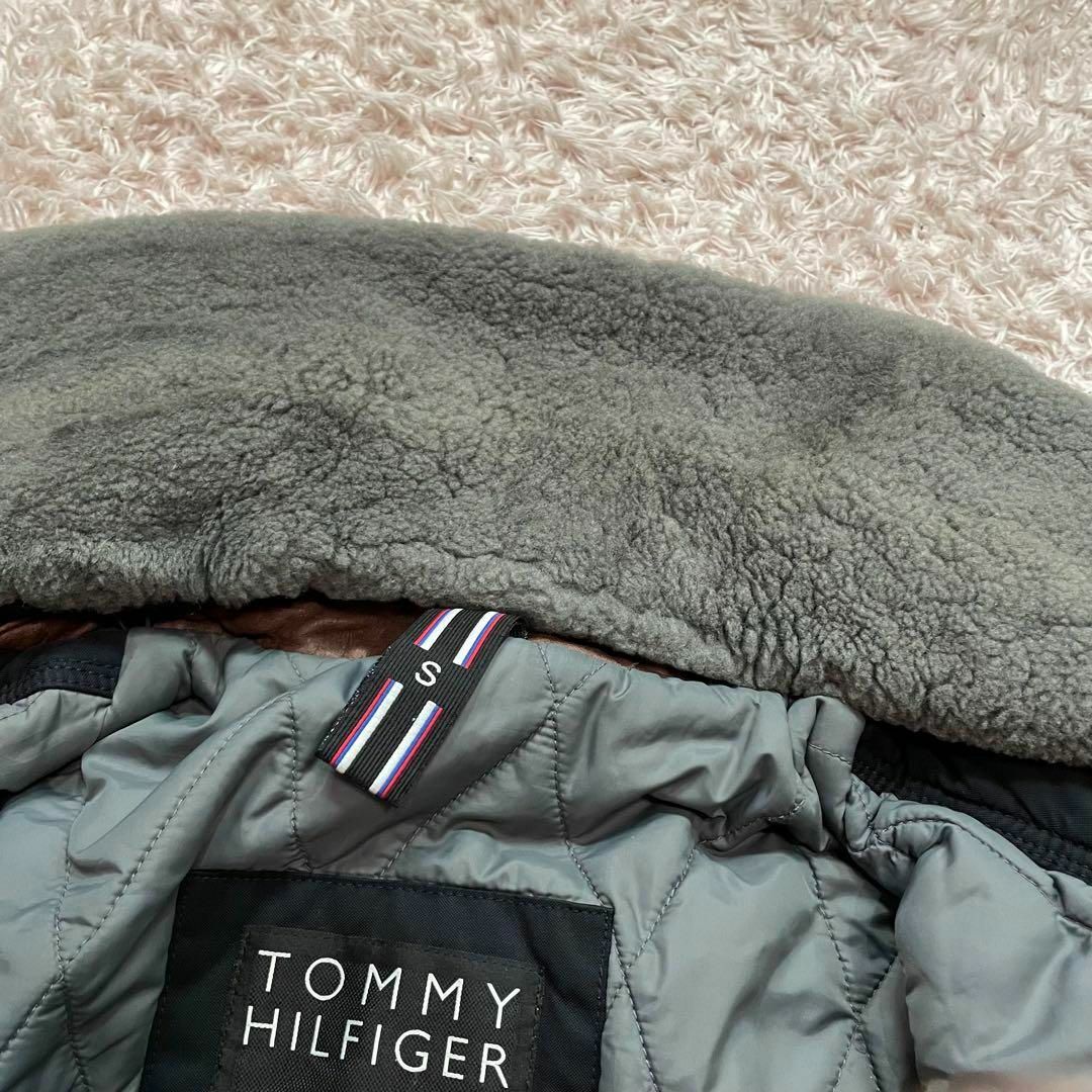 TOMMY HILFIGER(トミーヒルフィガー)のトミヒル　中綿　フライトジャケット　ブラック　ジャンバー レディースのジャケット/アウター(ブルゾン)の商品写真