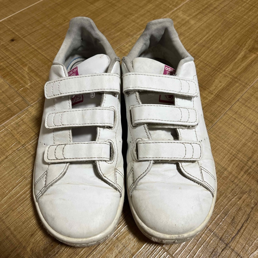 STANSMITH（adidas）(スタンスミス)のadidas スタンスミス　21cm キッズ/ベビー/マタニティのキッズ靴/シューズ(15cm~)(スニーカー)の商品写真