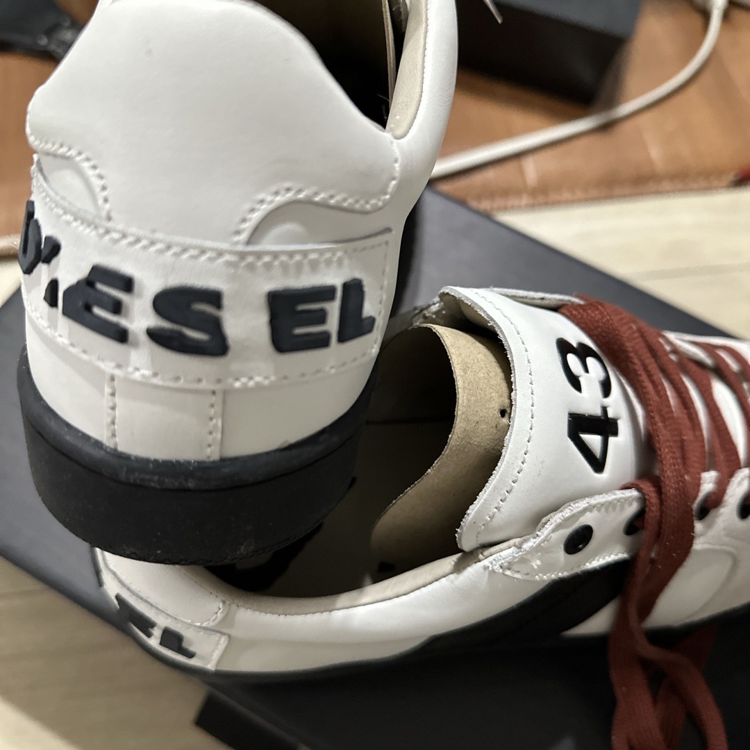 DIESEL(ディーゼル)のdiesel 28センチ 新品未使用　ローカットスニーカー　 メンズの靴/シューズ(スニーカー)の商品写真