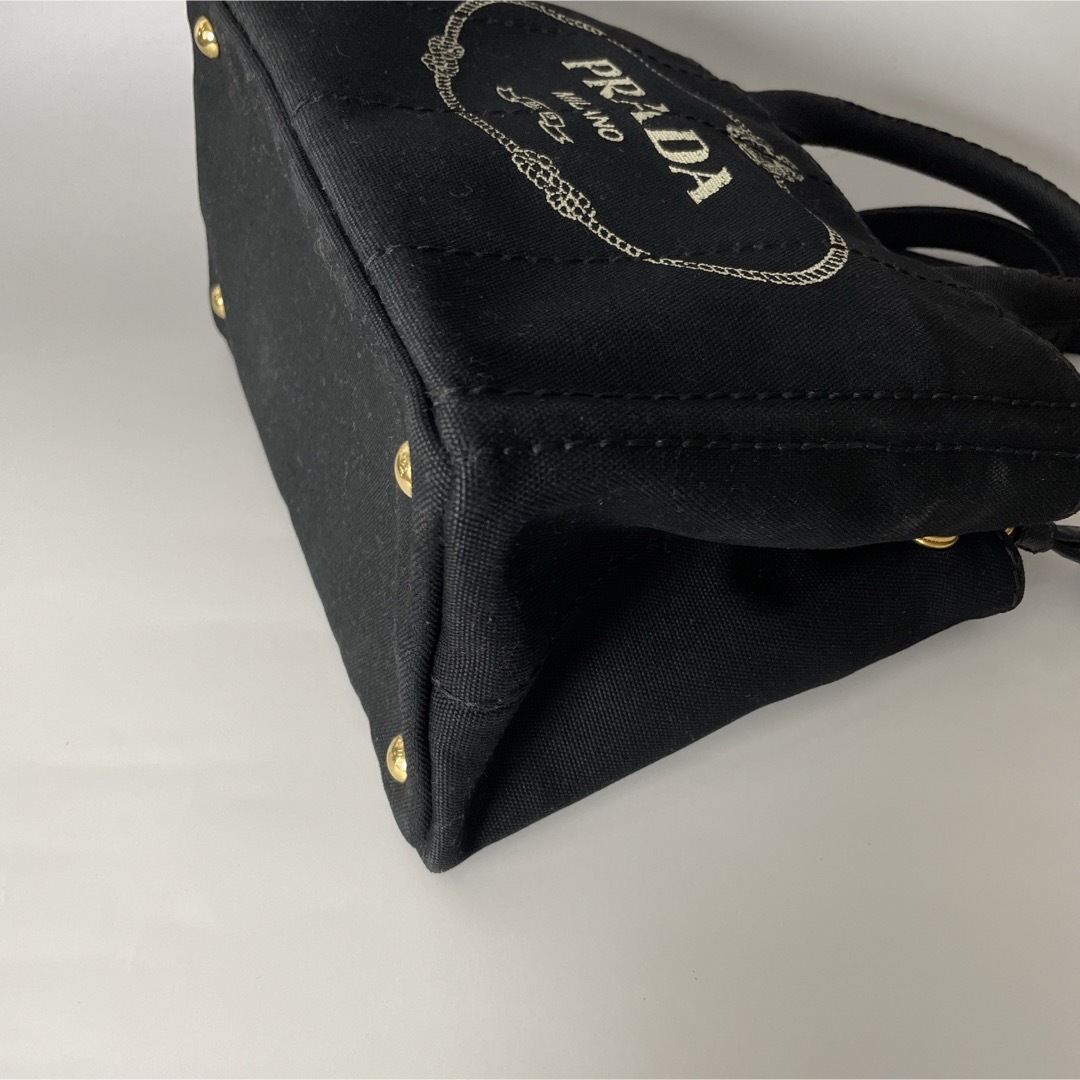 PRADA(プラダ)のPrada 新型 極美品 2way 黒 カナパS ボーダー ハンドバッグ プラダ レディースのバッグ(ショルダーバッグ)の商品写真