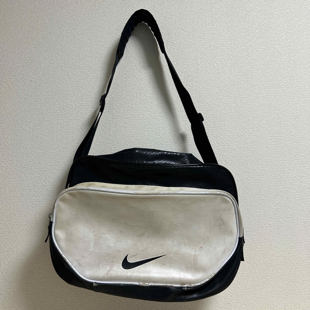 NIKE - NIKEスポーツショルダーバッグの通販 by コロコロ's shop NIKE - NIKEスポーツショルダーバッグの通販 by コロコロ's shop