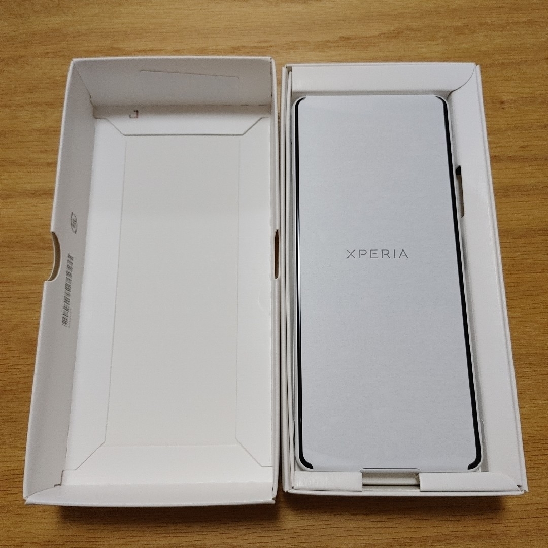 Xperia(エクスペリア)のXperia 10 IV SO-52C ホワイト ② スマホ/家電/カメラのスマートフォン/携帯電話(スマートフォン本体)の商品写真