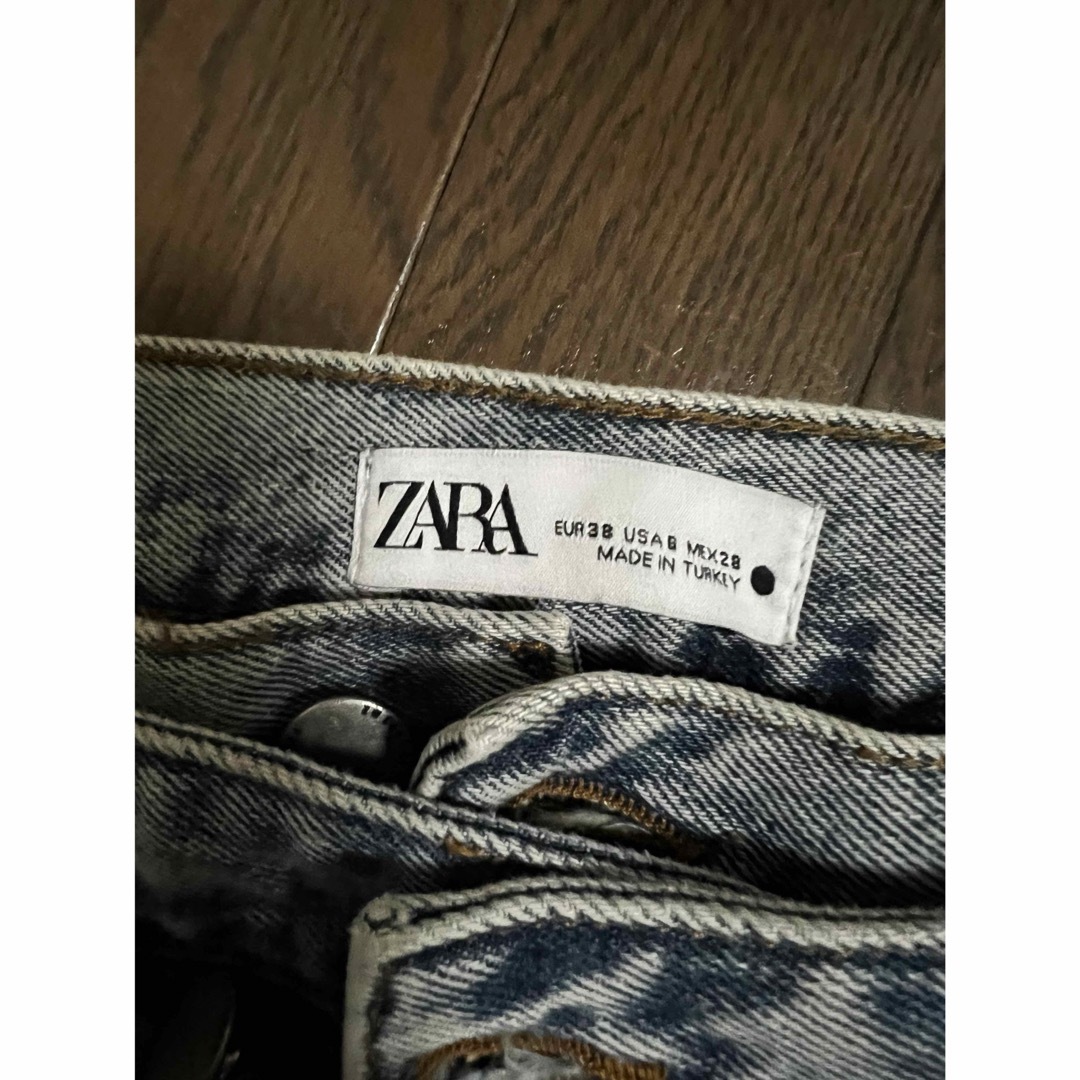 ZARA(ザラ)の新品未使用　ZARA ダブルウェスト　デニム　38 レディースのパンツ(デニム/ジーンズ)の商品写真