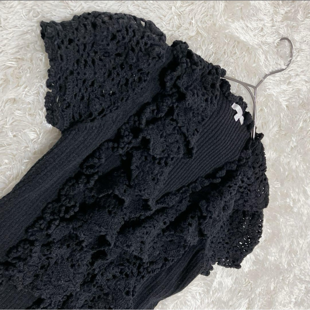 TO BE CHIC(トゥービーシック)のTOBECHIC フリル コットン かぎ編み 半袖 ニット レディースのトップス(ニット/セーター)の商品写真