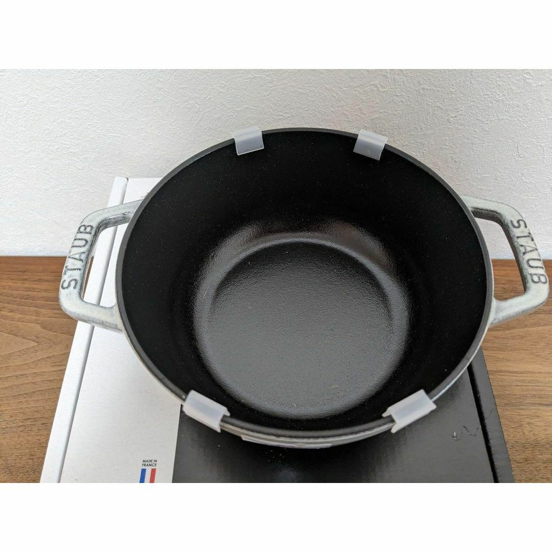 ARABIA(アラビア)のストウブ　staub　ワナベ　WA-NABE S　リリー　カンパーニュ　16CM インテリア/住まい/日用品のキッチン/食器(食器)の商品写真